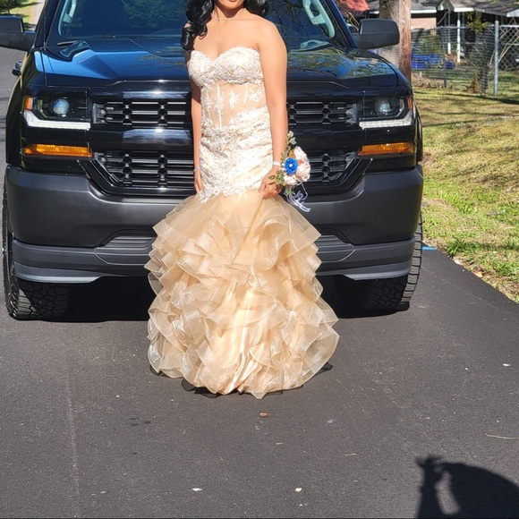 Bridal or Prom gown Unaltered - Picture 9 of 16